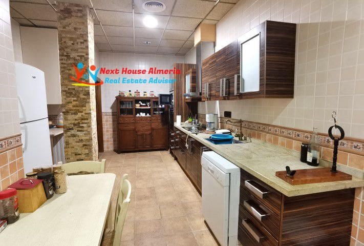 4 bedroom Villa for sale in Arboleas with garage - € 269,000 (Ref: 7343350)