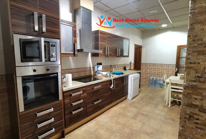4 bedroom Villa for sale in Arboleas with garage - € 269,000 (Ref: 7343350)