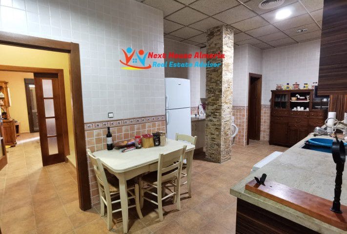 4 bedroom Villa for sale in Arboleas with garage - € 269,000 (Ref: 7343350)