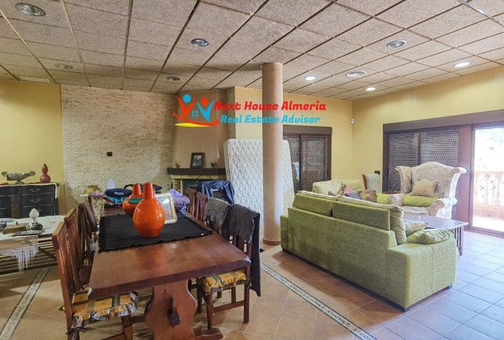 4 bedroom Villa for sale in Arboleas with garage - € 269,000 (Ref: 7343350)