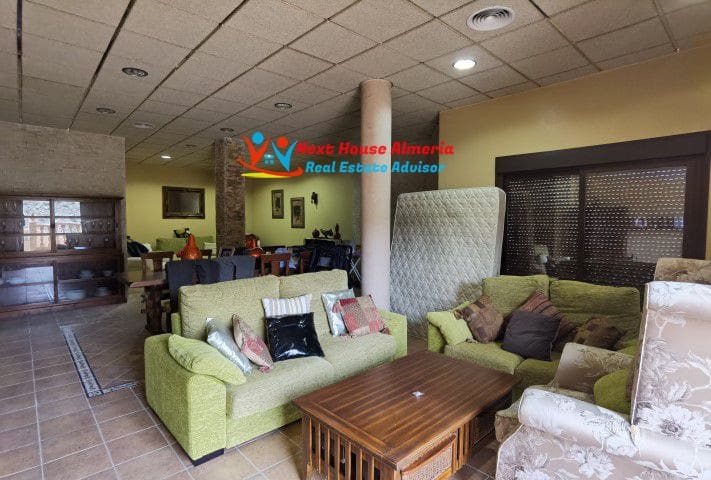 4 bedroom Villa for sale in Arboleas with garage - € 269,000 (Ref: 7343350)