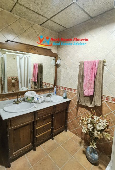 4 bedroom Villa for sale in Arboleas with garage - € 269,000 (Ref: 7343350)