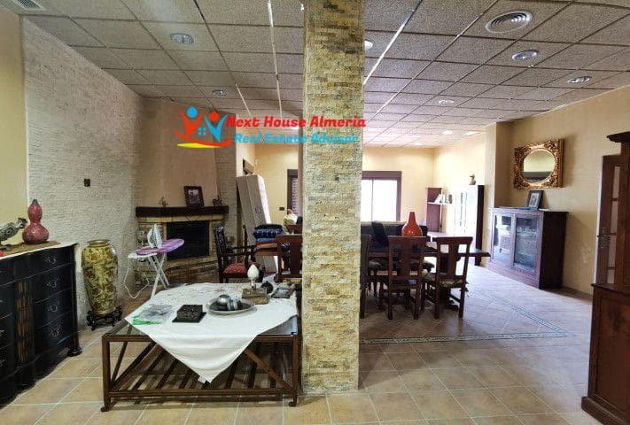 4 bedroom Villa for sale in Arboleas with garage - € 269,000 (Ref: 7343350)