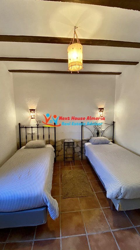 8 soveværelse Finca/Landehus til salg i Taberno - € 450.000 (Ref: 7581626)