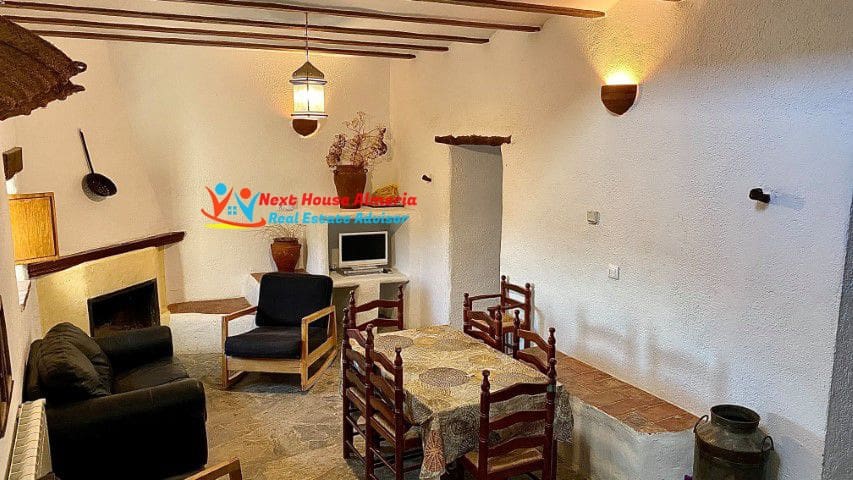 8 soveværelse Finca/Landehus til salg i Taberno - € 450.000 (Ref: 7581626)