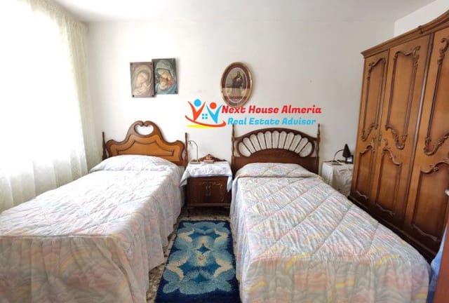 Casa de 3 habitaciones en Chirivel en venta - 33.000 € (Ref: 7659443)