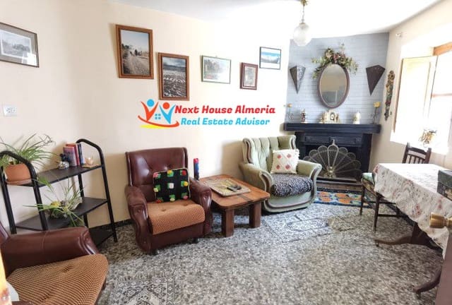 Casa de 3 habitaciones en Chirivel en venta - 33.000 € (Ref: 7659443)