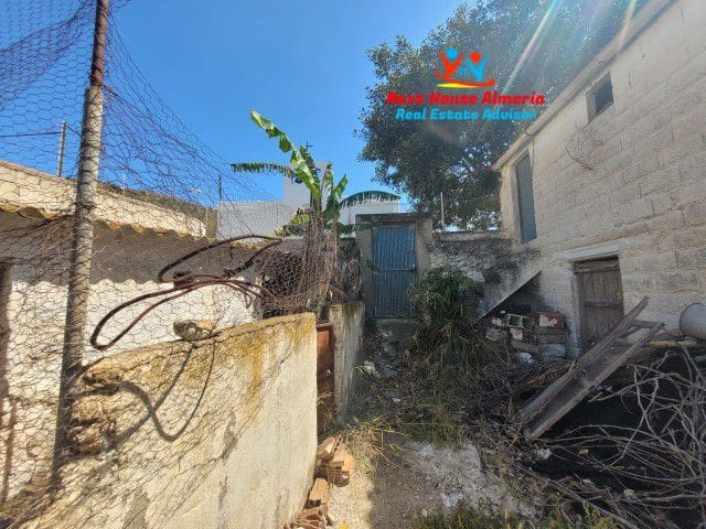 6 soverom Hus til salgs i La Huelga med garasje - € 159 950 (Ref: 7715528)