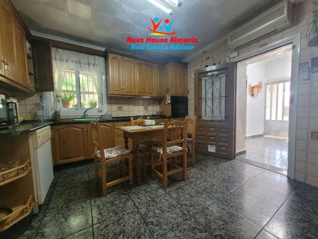 6 soverom Hus til salgs i La Huelga med garasje - € 159 950 (Ref: 7715528)