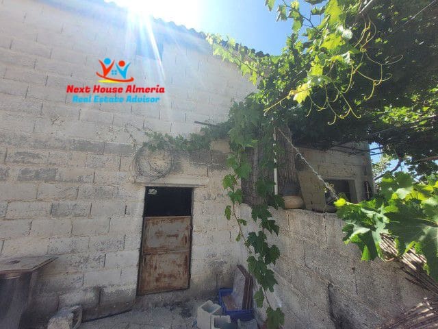 6 soverom Hus til salgs i La Huelga med garasje - € 159 950 (Ref: 7715528)