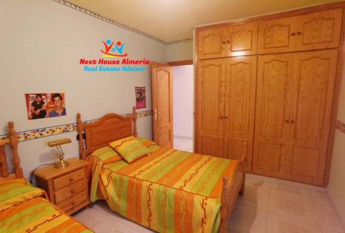 5 soveværelse Byhus til salg i Fines med garage - € 159.950 (Ref: 7775728)