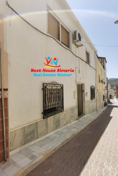 5 soveværelse Byhus til salg i Fines med garage - € 159.950 (Ref: 7775728)