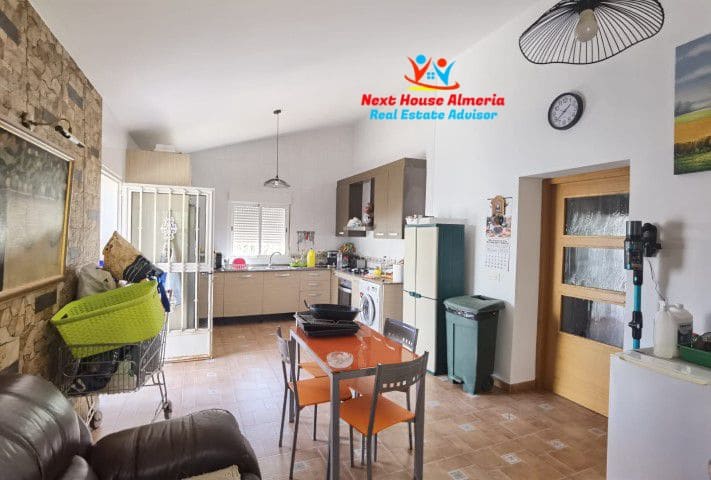 8 soveværelse Finca/Landehus til salg i La Escucha - € 625.000 (Ref: 7851703)