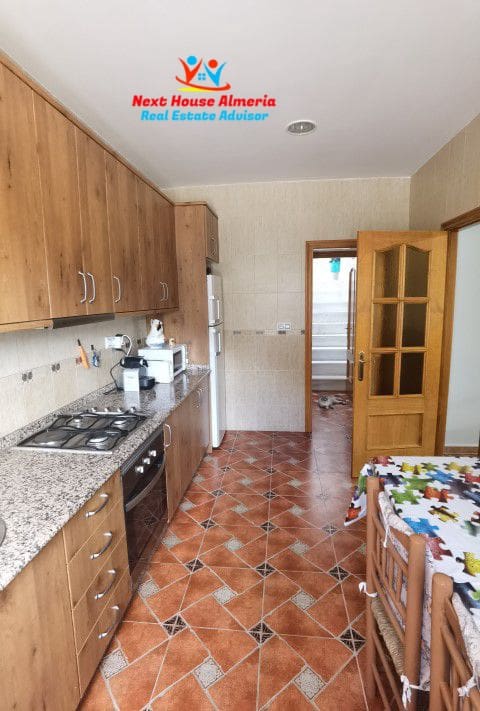 8 slaapkamer Finca/Landhuis te koop in Albox met garage - € 299.000 (Ref: 7856048)