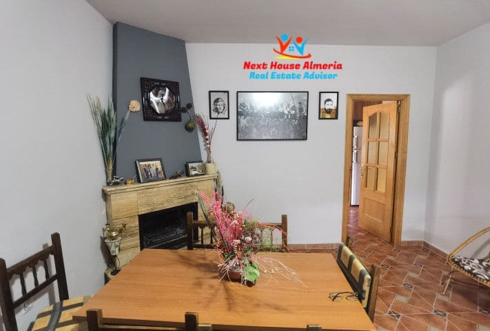 8 slaapkamer Finca/Landhuis te koop in Albox met garage - € 299.000 (Ref: 7856048)