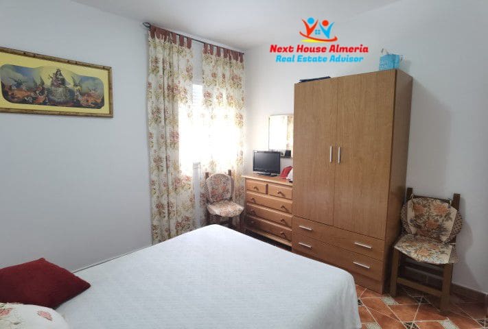 8 slaapkamer Finca/Landhuis te koop in Albox met garage - € 299.000 (Ref: 7856048)