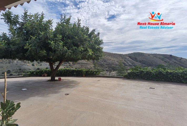 8 slaapkamer Finca/Landhuis te koop in Albox met garage - € 299.000 (Ref: 7856048)