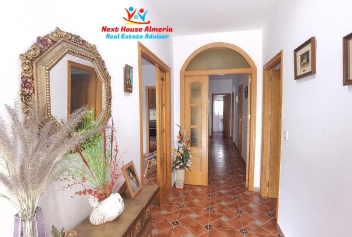 8 slaapkamer Finca/Landhuis te koop in Albox met garage - € 299.000 (Ref: 7856048)