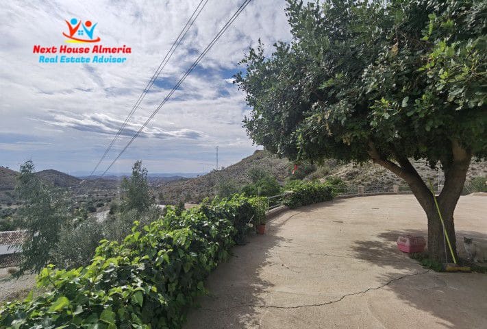 8 slaapkamer Finca/Landhuis te koop in Albox met garage - € 299.000 (Ref: 7856048)