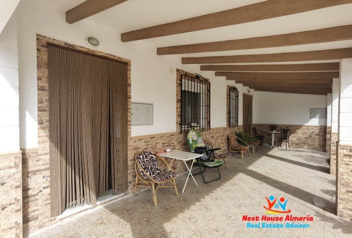 8 slaapkamer Finca/Landhuis te koop in Albox met garage - € 299.000 (Ref: 7856048)