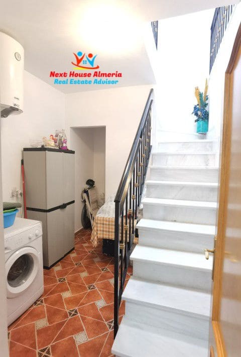 8 slaapkamer Finca/Landhuis te koop in Albox met garage - € 299.000 (Ref: 7856048)