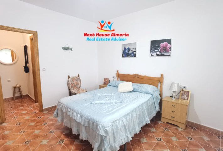 8 slaapkamer Finca/Landhuis te koop in Albox met garage - € 299.000 (Ref: 7856048)