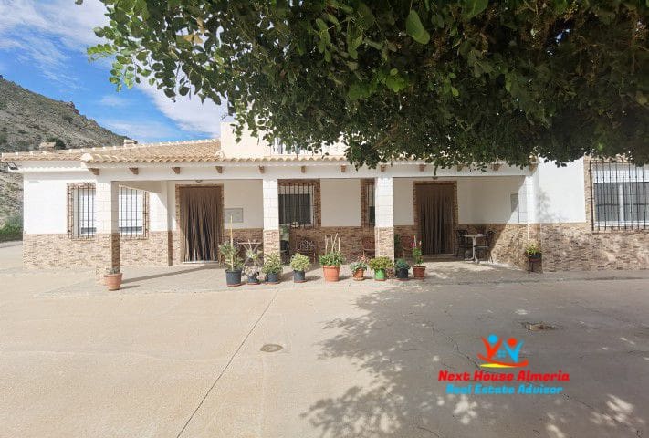 8 slaapkamer Finca/Landhuis te koop in Albox met garage - € 299.000 (Ref: 7856048)