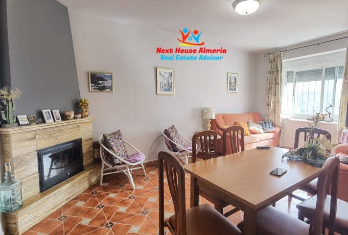 8 slaapkamer Finca/Landhuis te koop in Albox met garage - € 299.000 (Ref: 7856048)