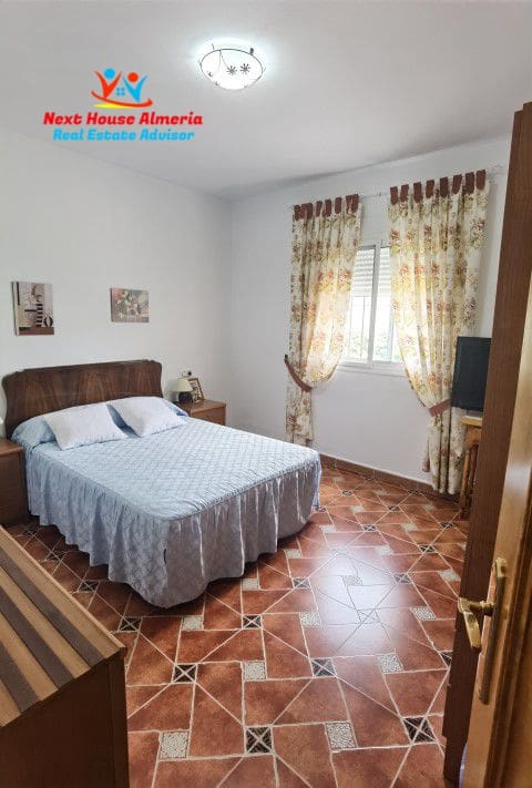 8 slaapkamer Finca/Landhuis te koop in Albox met garage - € 299.000 (Ref: 7856048)