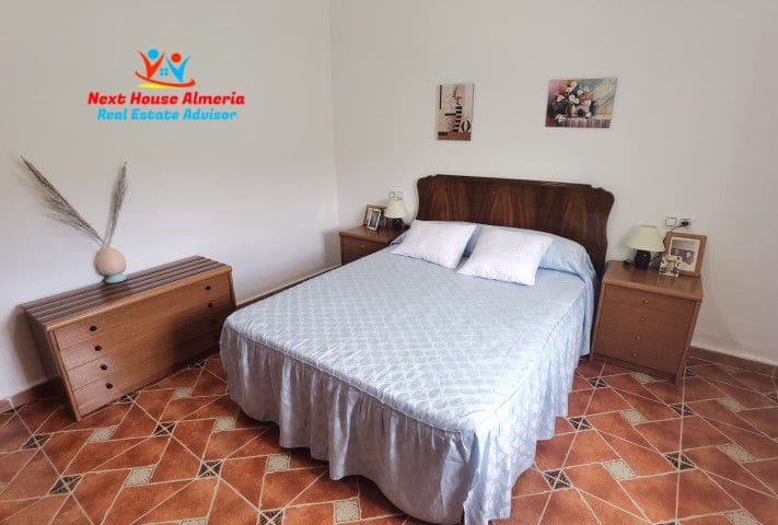 8 slaapkamer Finca/Landhuis te koop in Albox met garage - € 299.000 (Ref: 7856048)