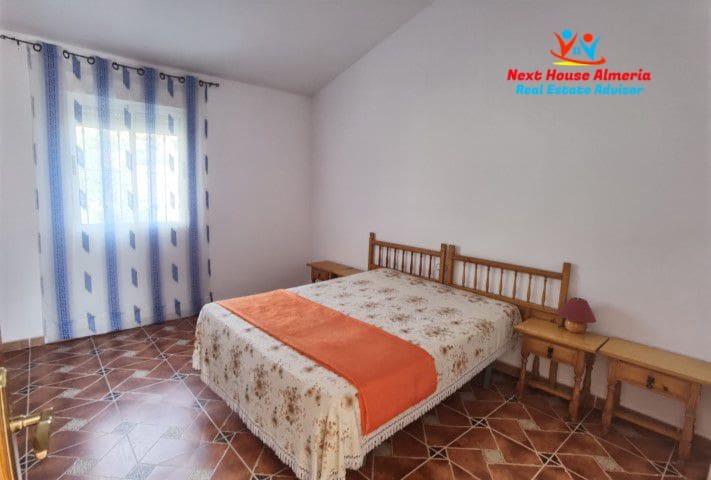 8 slaapkamer Finca/Landhuis te koop in Albox met garage - € 299.000 (Ref: 7856048)