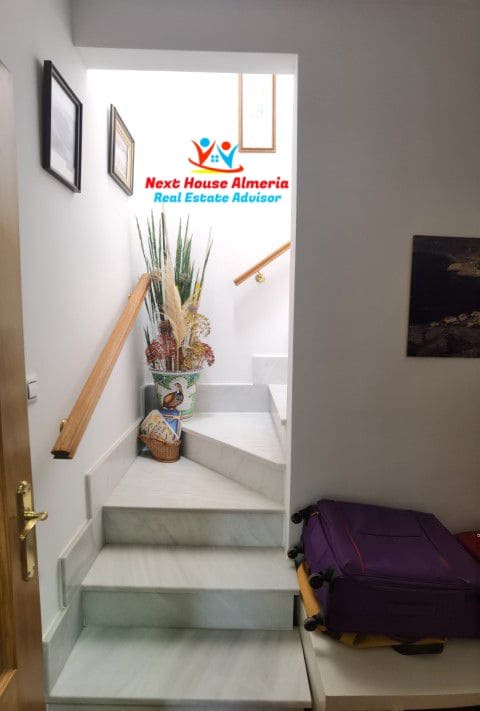 8 slaapkamer Finca/Landhuis te koop in Albox met garage - € 299.000 (Ref: 7856048)