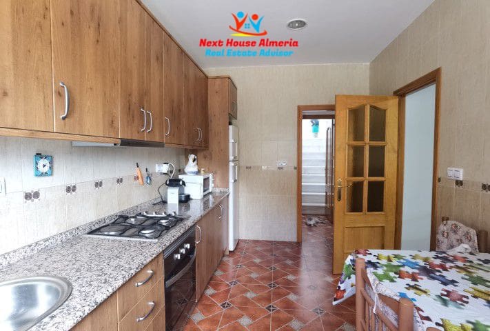 8 slaapkamer Finca/Landhuis te koop in Albox met garage - € 299.000 (Ref: 7856048)