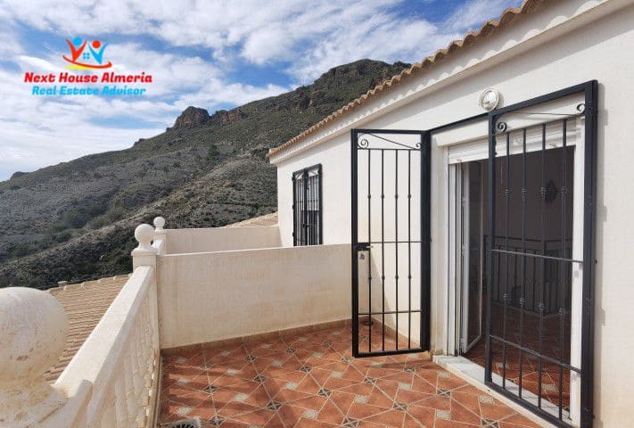 8 slaapkamer Finca/Landhuis te koop in Albox met garage - € 299.000 (Ref: 7856048)