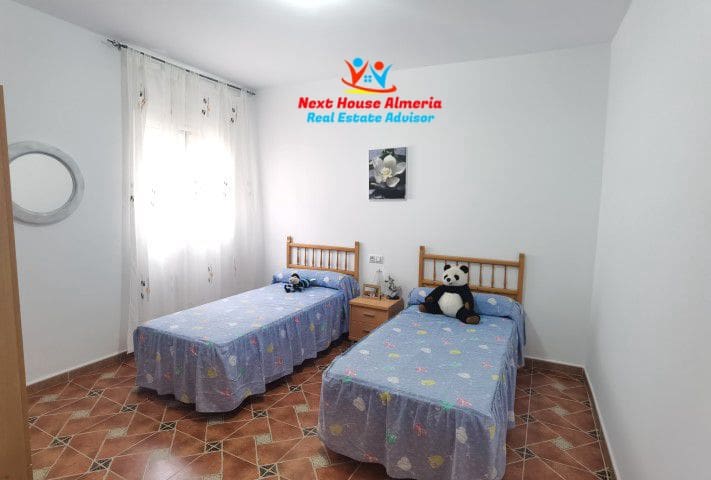 8 slaapkamer Finca/Landhuis te koop in Albox met garage - € 299.000 (Ref: 7856048)