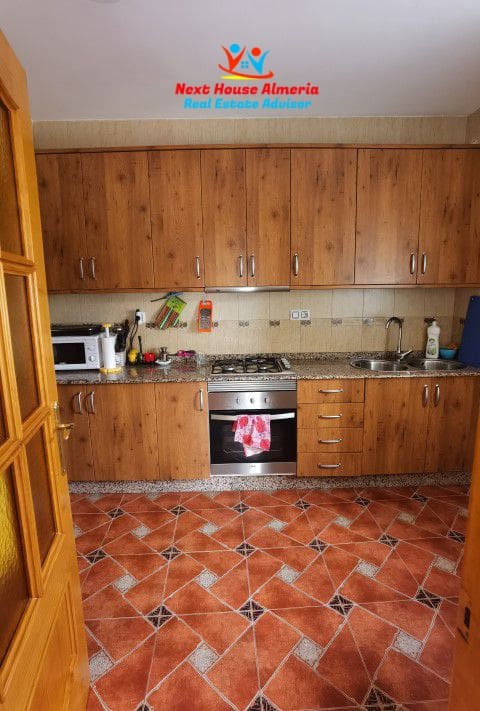 8 slaapkamer Finca/Landhuis te koop in Albox met garage - € 299.000 (Ref: 7856048)