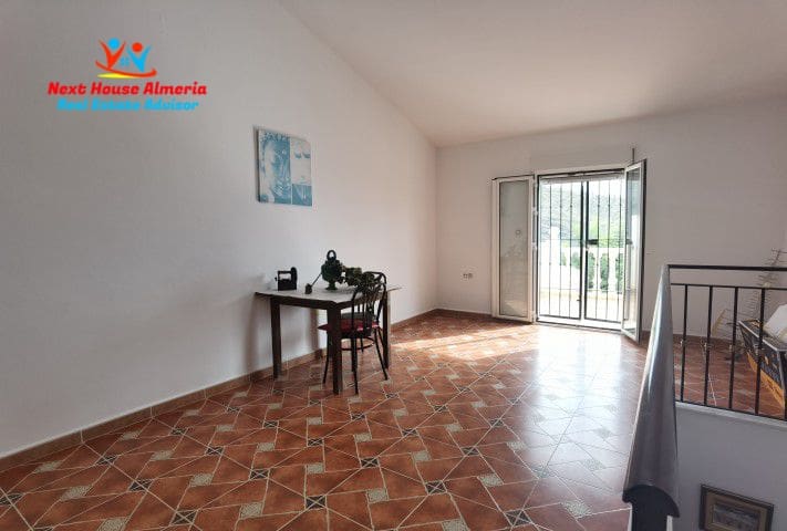 8 slaapkamer Finca/Landhuis te koop in Albox met garage - € 299.000 (Ref: 7856048)