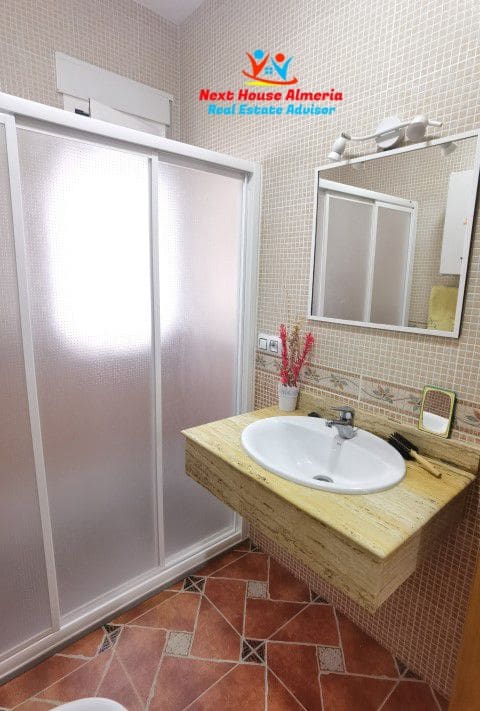 8 slaapkamer Finca/Landhuis te koop in Albox met garage - € 299.000 (Ref: 7856048)