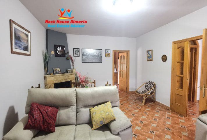 8 slaapkamer Finca/Landhuis te koop in Albox met garage - € 299.000 (Ref: 7856048)