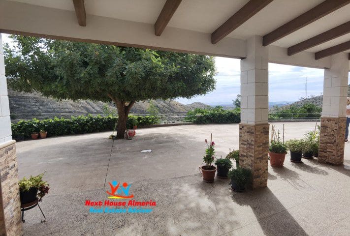 8 slaapkamer Finca/Landhuis te koop in Albox met garage - € 299.000 (Ref: 7856048)