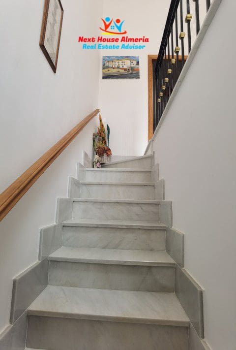 8 slaapkamer Finca/Landhuis te koop in Albox met garage - € 299.000 (Ref: 7856048)