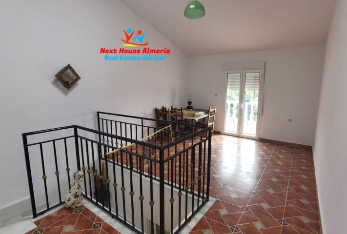 8 slaapkamer Finca/Landhuis te koop in Albox met garage - € 299.000 (Ref: 7856048)