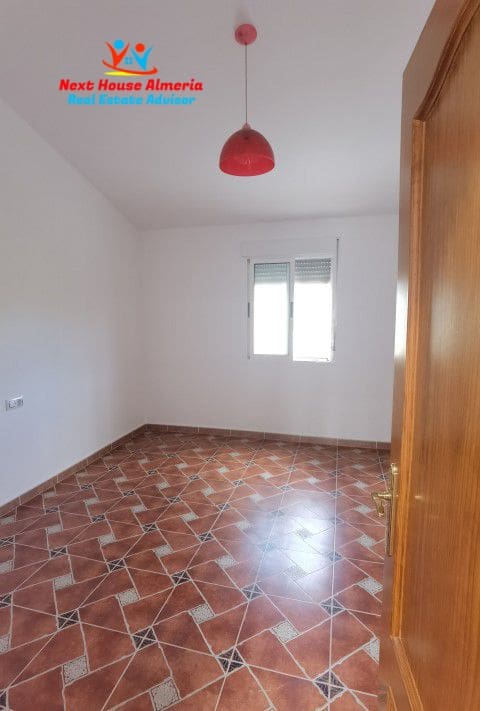 8 slaapkamer Finca/Landhuis te koop in Albox met garage - € 299.000 (Ref: 7856048)