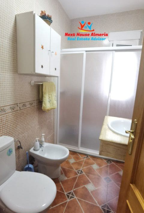 8 slaapkamer Finca/Landhuis te koop in Albox met garage - € 299.000 (Ref: 7856048)