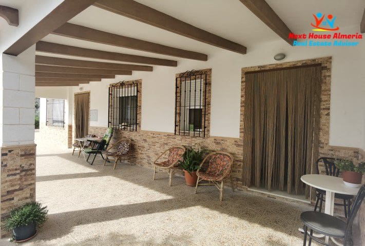 8 slaapkamer Finca/Landhuis te koop in Albox met garage - € 299.000 (Ref: 7856048)