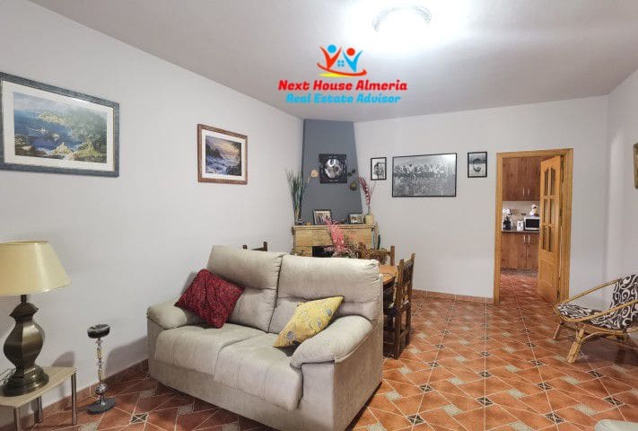 8 slaapkamer Finca/Landhuis te koop in Albox met garage - € 299.000 (Ref: 7856048)