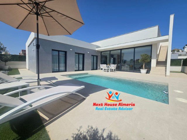 3 Zimmer Villa zu verkaufen in San Juan de los Terreros - 525.000 € (Ref: 7859445)