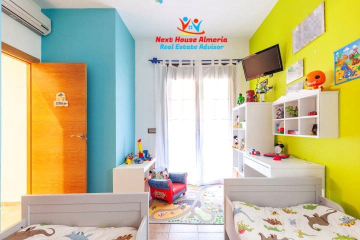 4 Zimmer Villa zu verkaufen in Cuevas del Almanzora mit Garage - 375.000 € (Ref: 8003257)