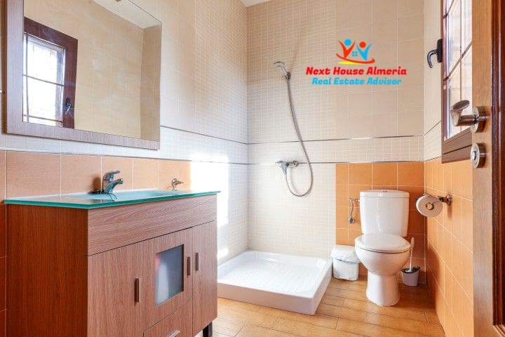 4 Zimmer Villa zu verkaufen in Cuevas del Almanzora mit Garage - 375.000 € (Ref: 8003257)