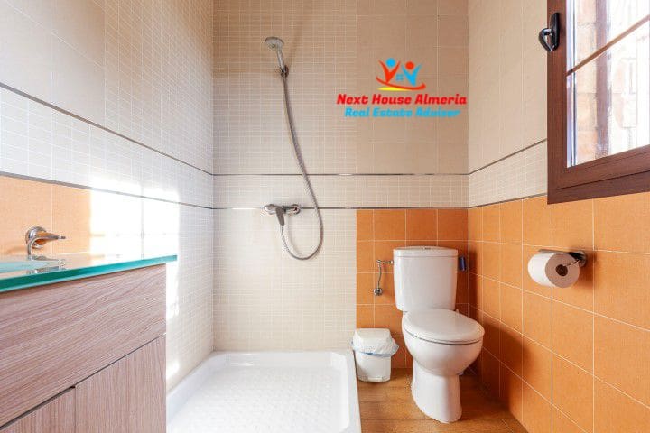 4 Zimmer Villa zu verkaufen in Cuevas del Almanzora mit Garage - 375.000 € (Ref: 8003257)